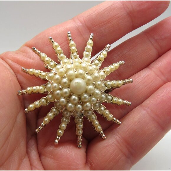 Vintage Starburst Brooch Graduated Imitation Pearls 2" Pin Gold Tone Flower - Picture 10 of 10